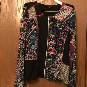 floral accent top Size M